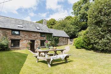 Marigold is such a pretty detached cottage.