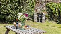 What a lovely spot to enjoy a touch of al fresco dining.