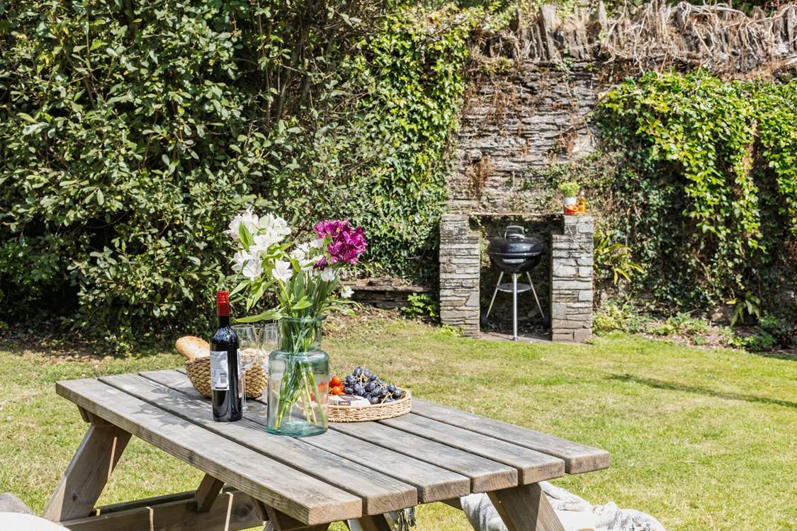 What a lovely spot to enjoy a touch of al fresco dining.