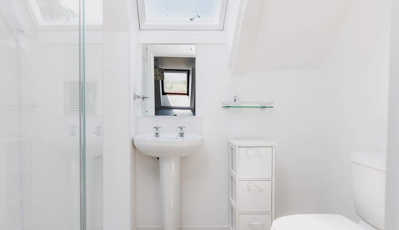 The en suite for bedroom 4.