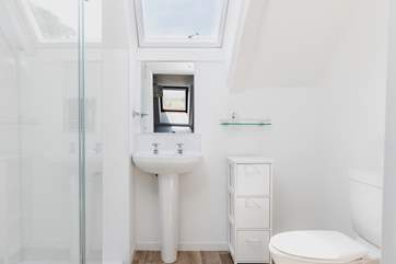 The en suite for bedroom 4.