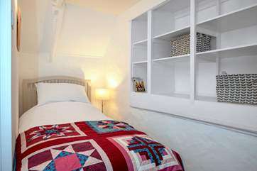 The single bedroom is very sweet.