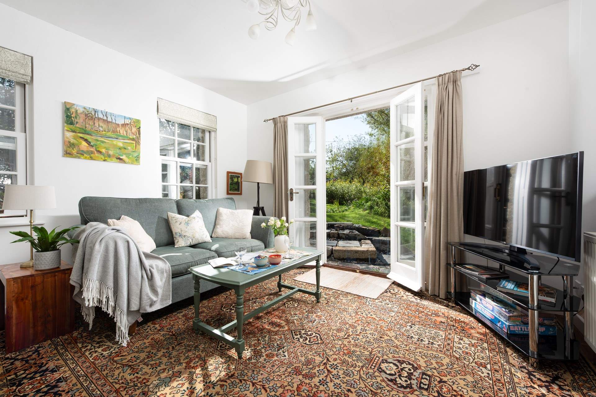A picture perfect cottage for three lucky guests.