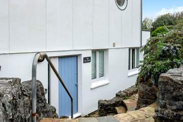 The Sea House has a few steps down from the car park.