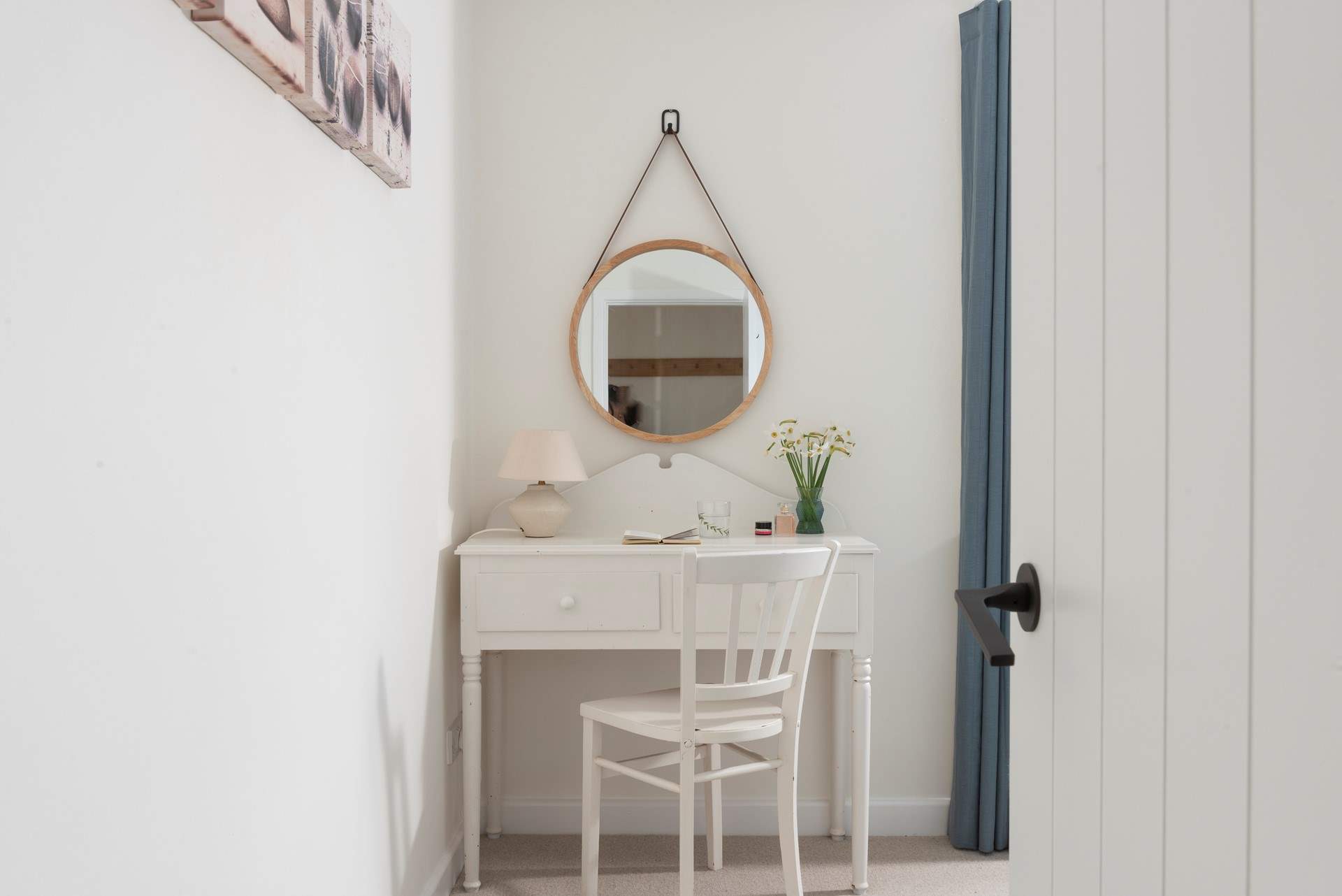 Get ready for dinner at the dressing table in bedroom 2. 