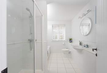 The en suite to bedroom 1.