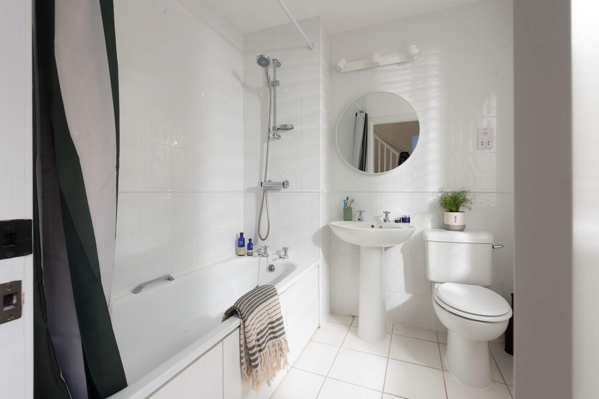 The family bathroom on the ground floor.