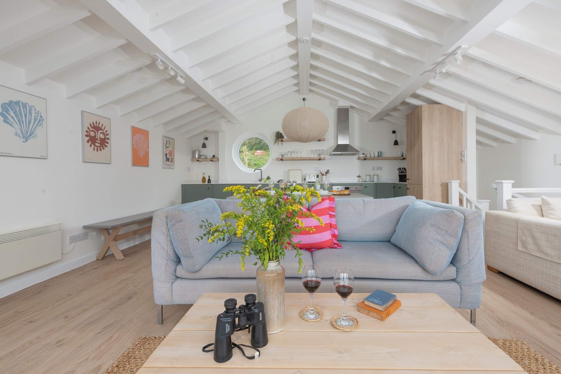 A comfy lounge space to look out over the stunning sea view. 