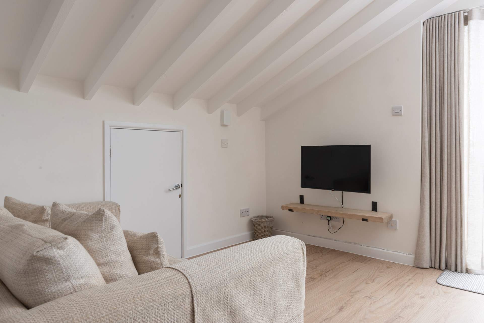 A Smart TV so you never miss your favourite shows.