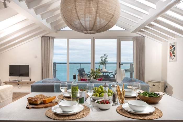 The Sea House,Sleeps 5 + cot, Coverack