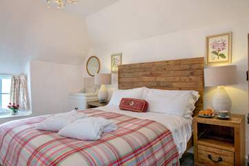 The master bedroom is beautifully decorated (Bedroom 1).