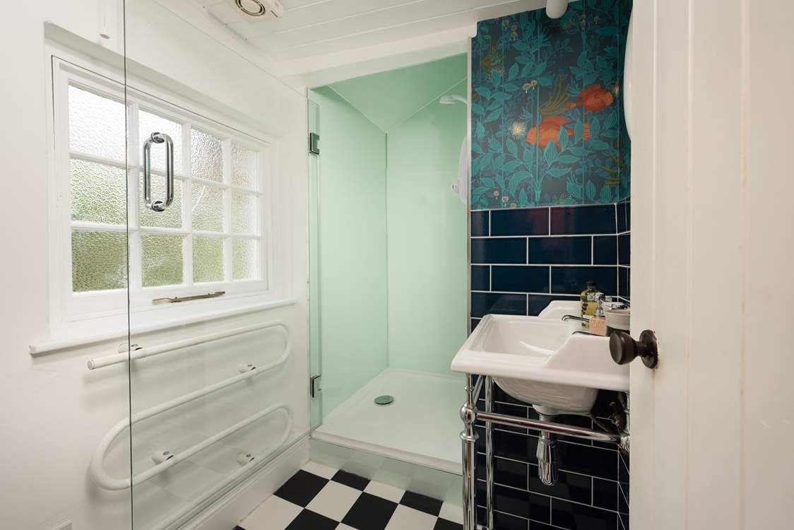The family shower-room is ideal for a refreshing shower after a busy beach day.