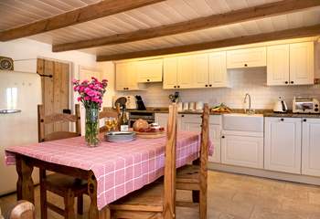 The charming kitchen/diner.