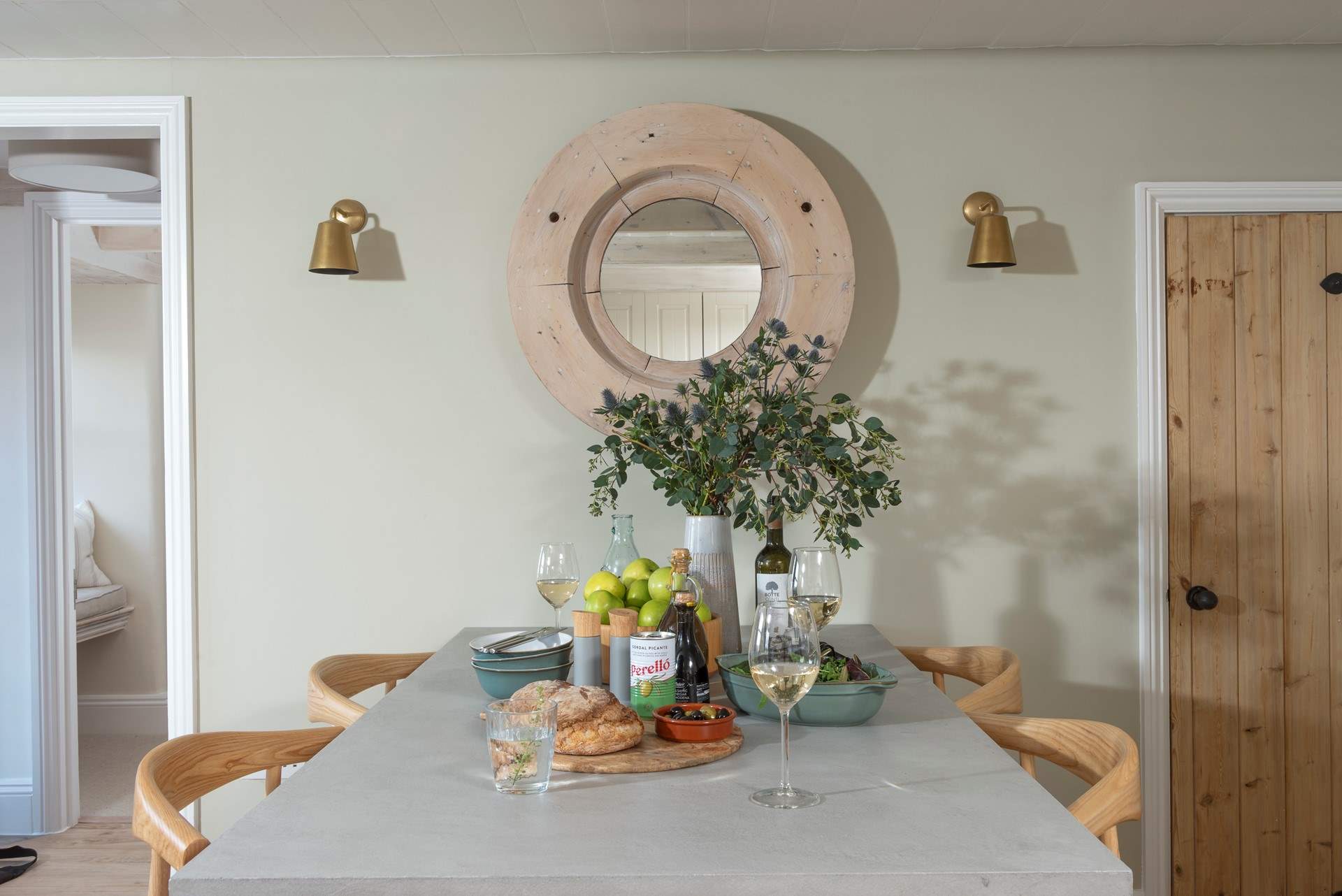 Dine in style with a relaxed lunch or more formal supper.