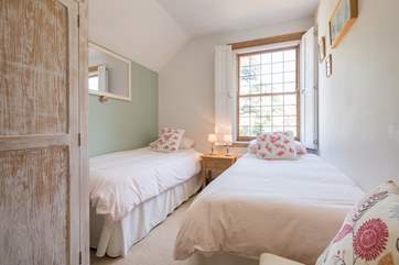The second twin bedroom...