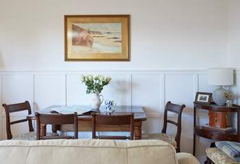 With dining for six, you can spend quality time catching up with family and friends.