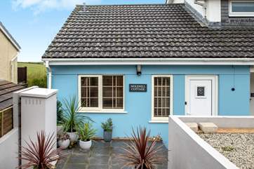Molehill Cottage is a delighful semi-detached cottage on the road leading into the village of Tintagel.