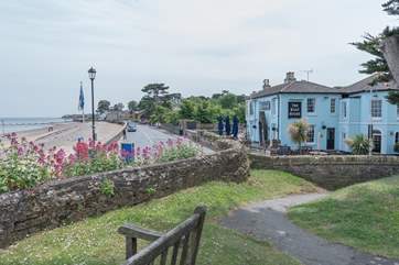 4 Landfall House is situated along this stretch of road, the perfect base for a relaxing seaside holiday.