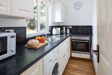 The well-equipped kitchen.