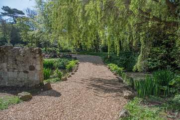 The sweeping driveway leading to the cottage.
