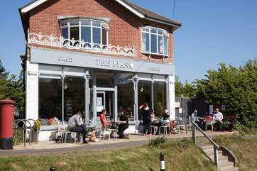 The Piano Cafe in Freshwater is also within easy reach, just a fifteen minute drive away.