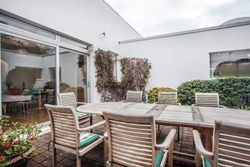 The courtyard is such a safe and relaxing place to dine, especially as the younger members of the group can't escape.