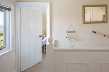 Even the landing is decorated in a very charming nautical style.