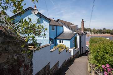 The Cottage has views out over Cockwood Harbour and the Exe Estuary.