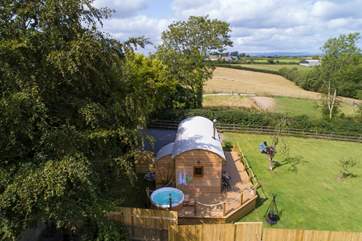 Horseshoe sits just a short stroll from the delightful village of Chittlehamholt which is a welcoming rural community with a community shop and a lovely local pub.