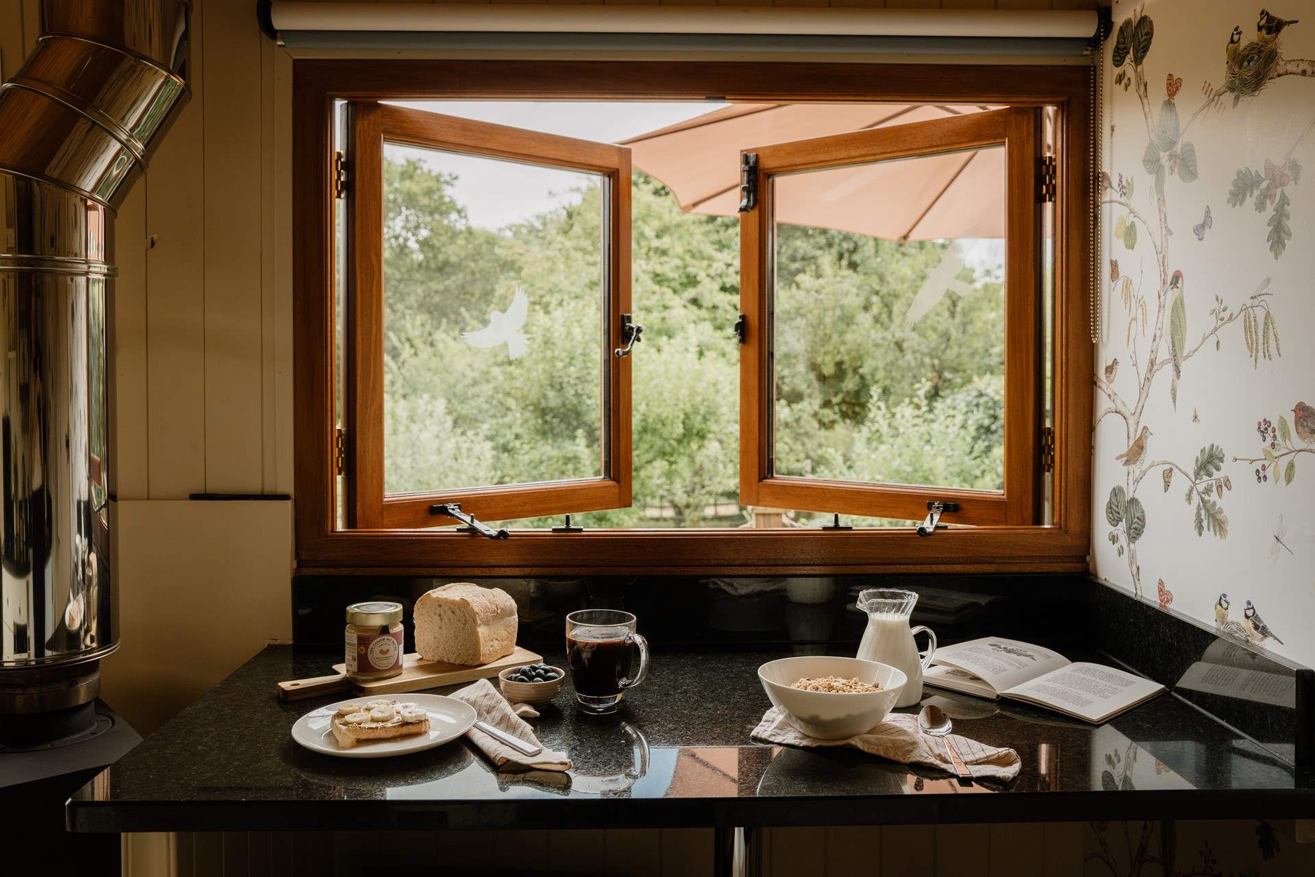 The most relaxing spot for your slow mornings.
 