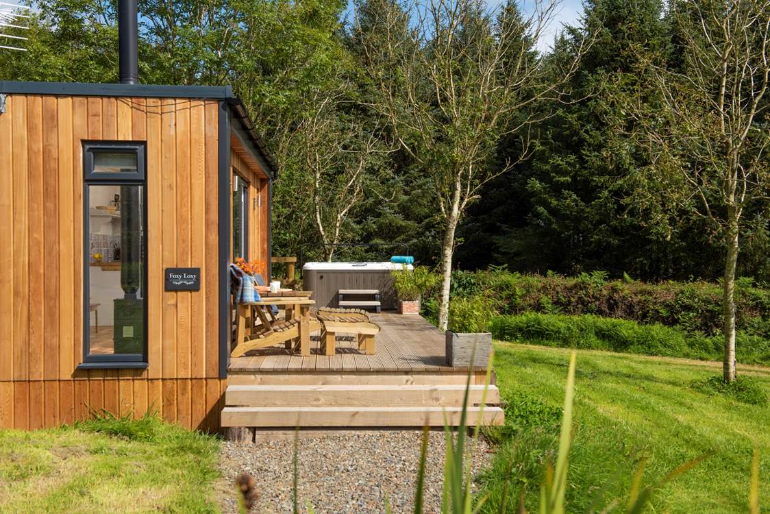 Your raised decking promises far-reaching views across rolling fields towards the mesmerising coast.
