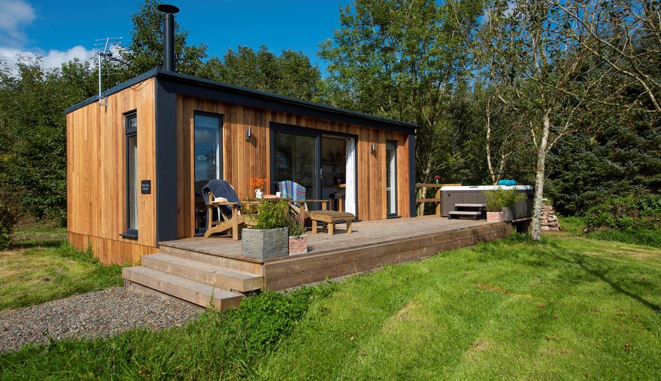 This hygge cabin is idyllic, no matter the season.