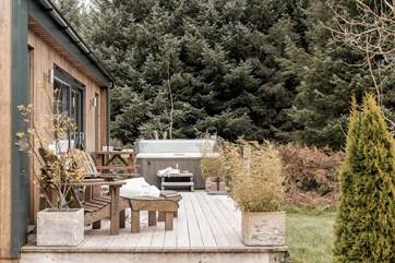 Settled within an enchanting woodland paradise, welcome to Foxy Loxy.