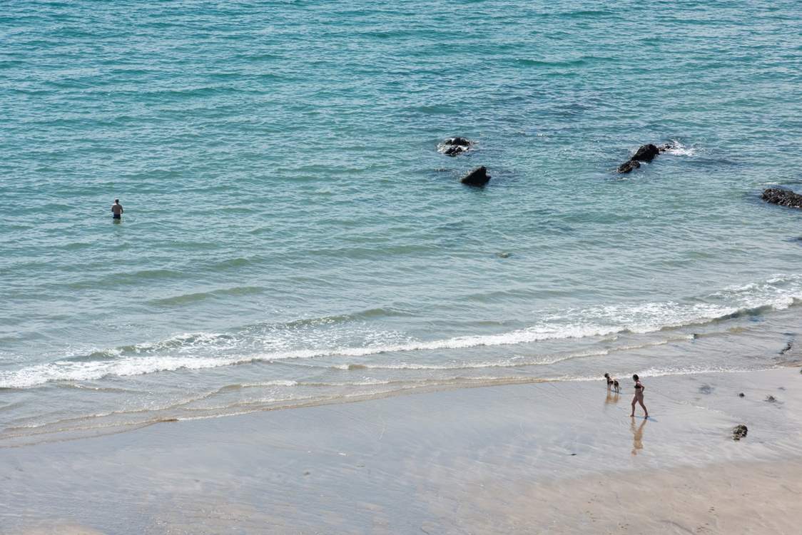 The beach never gets busy, so you can enjoy it as you wish.