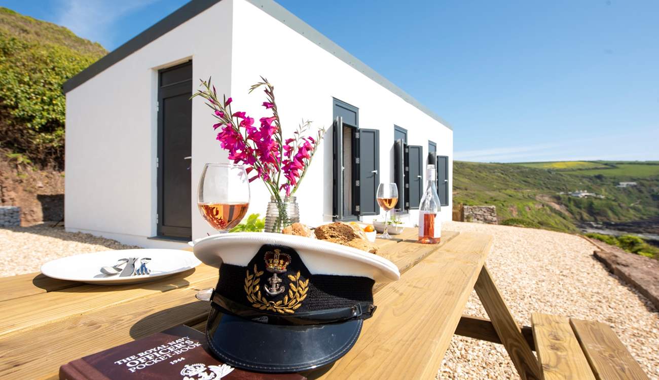 Have a leisurely lunch in the great outdoors with the stunning view reaching out in front of you.
