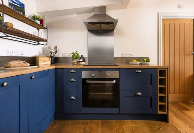 The colours throughout perfectly complement the setting.