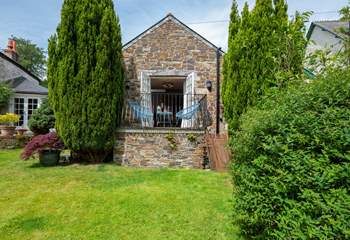 Looking from the garden towards the front of the cottage.