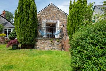 Looking from the garden towards the front of the cottage.