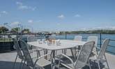 Enjoy al fresco dining any time on board your luxury houseboat for breakfast, lunch, or dinner. *Outdoor furniture is now teak. New photographs to come. - Thumbnail Image