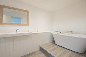 This bathroom is en suite to bedroom 1.