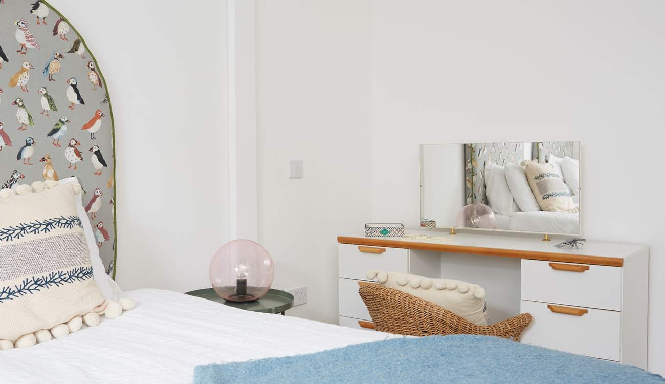 Detail to the twin bedroom.