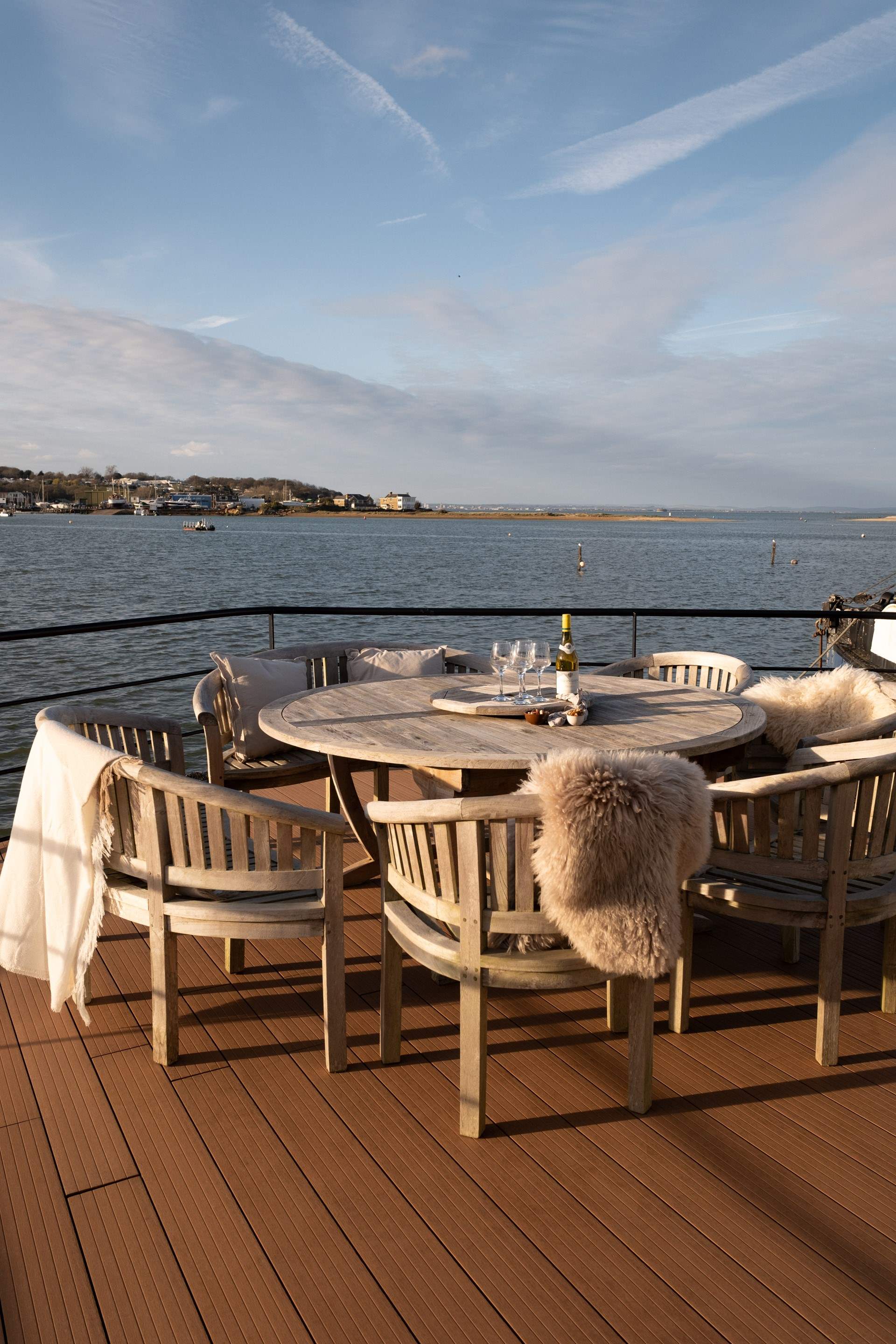 Dine in style overlooking Bembridge harbour. 