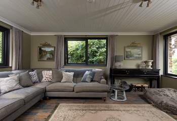 Relax in style and elegance enjoying the fabulous outlook.
