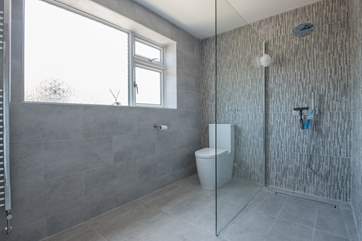 En suite wet-room to the master bedroom.