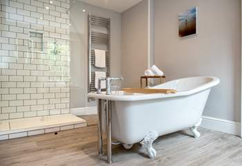For a traditional cottage there is a very spacious bathroom which is simply gorgeous.