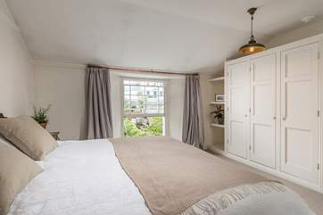 This bedroom can either be a super-king double or twin beds (Bedroom 2).