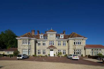 Welcome to 2 Shanklin Manor.