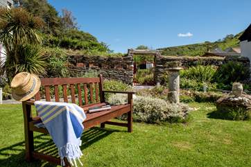 The communal gardens offer a choice of places to sit out.