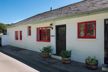 Although Tredore is located on the first floor, your access is directly off the lane with one step up to the front door.