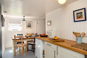 You are sure to enjoy mealtimes together in the kitchen/dining-room.